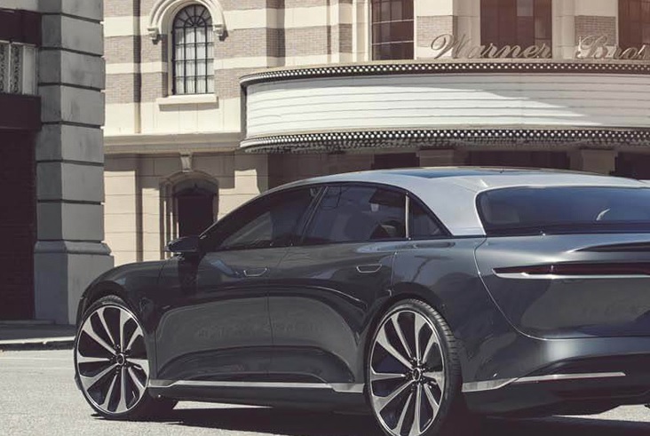 Lucid Motors, Tesla, konkurencia, šejkovia, elektormobil